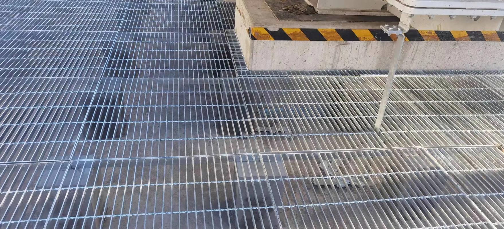 热镀锌钢格栅 热镀锌钢格栅