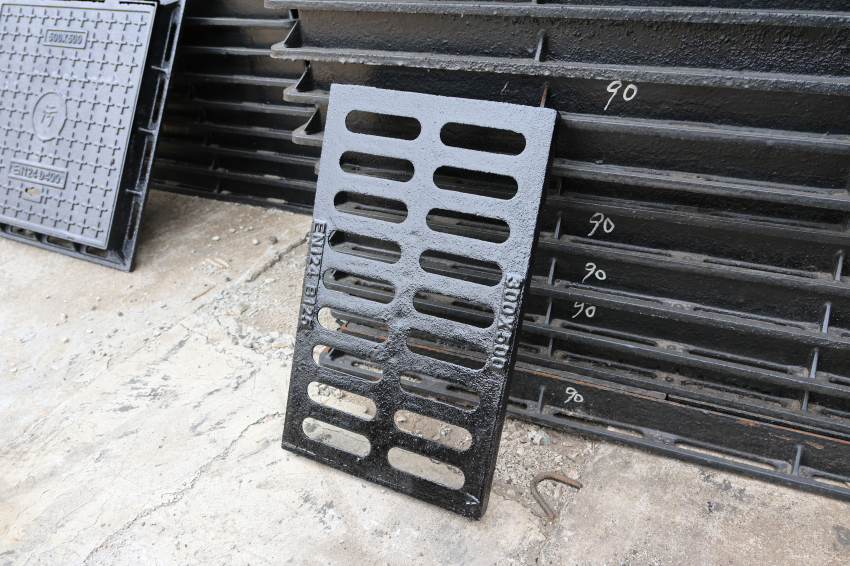 重投井盖：铸铁沟盖板，守护每一处通行安全