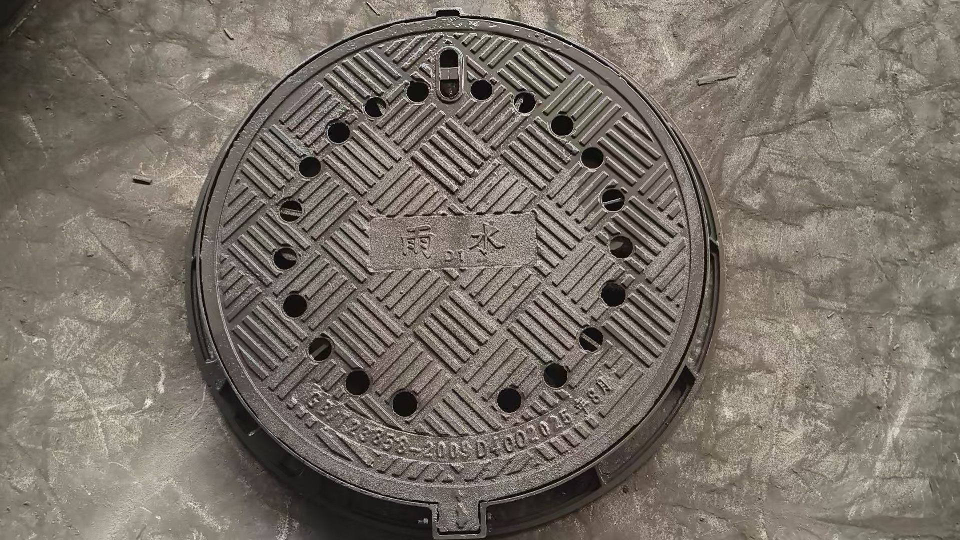 球墨铸铁卡簧井