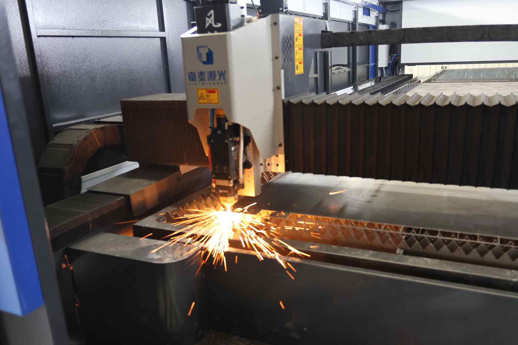 重投法斯特_广东不锈钢井盖厂家_全场景定制品质供应商