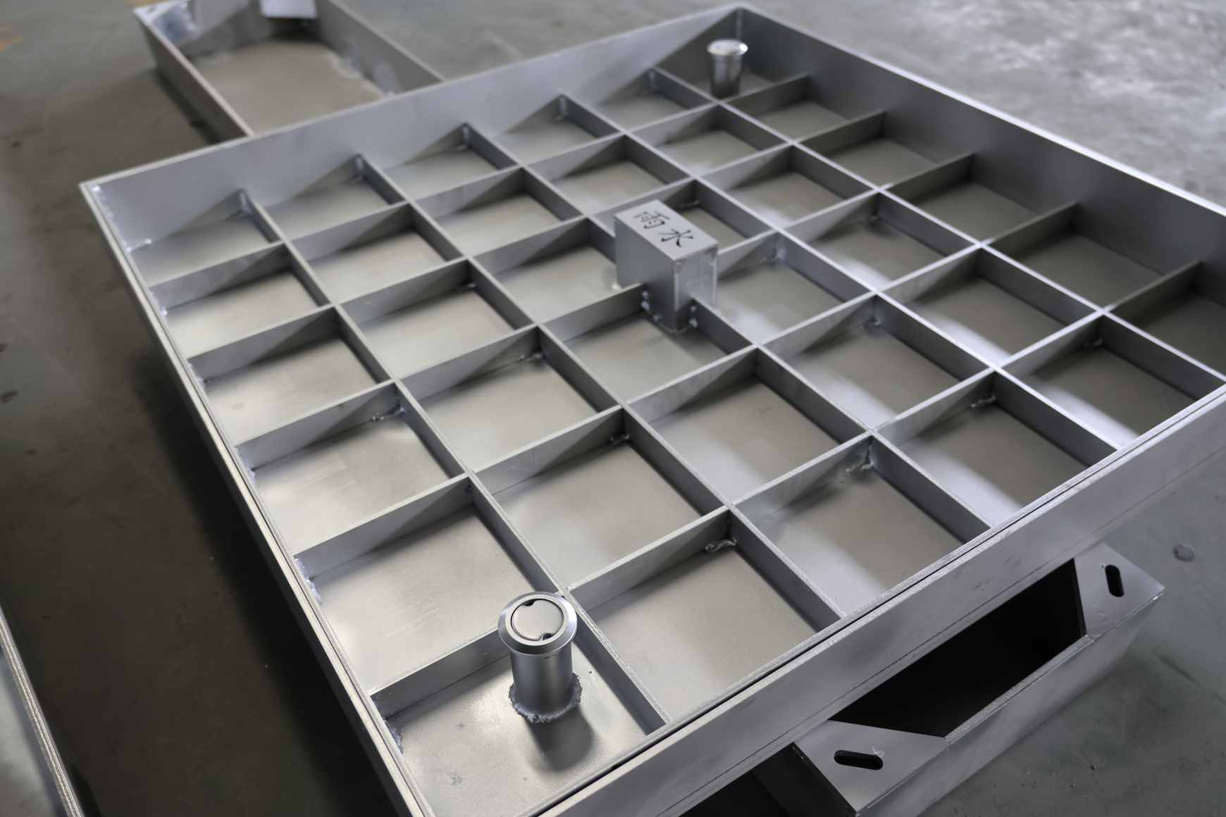 不锈钢雨水隐形井盖