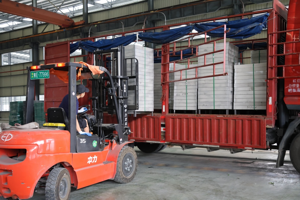 广东不锈钢井盖厂家