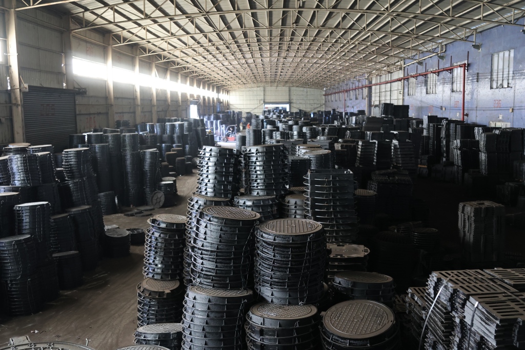 广东雨季专用球墨铸铁井盖_重投井盖守护城市通行安全