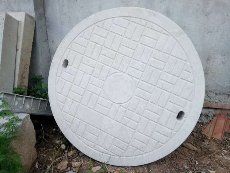 中山水泥井盖厂家哪家好？重投井盖适配市政工程需求